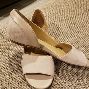 Women shoes size 6.5. Light pink/tan color.